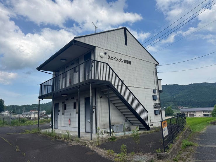 甲山中学校近くのアパートです