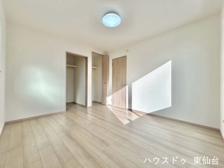 収納を備え、生活スペースをすっきり確保。