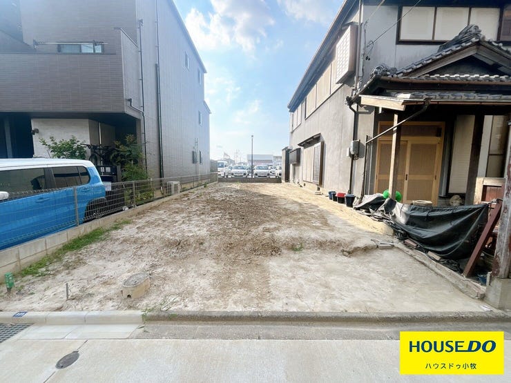 【西向きの土地】
西向きの土地は昼から夕方にかけて心地よい陽射しが差し込み、室内が明るく暖かく保てます♪
家族で過ごす夕方の時間に、照明の使用も抑えられるため電気代の節約にもつながります!
