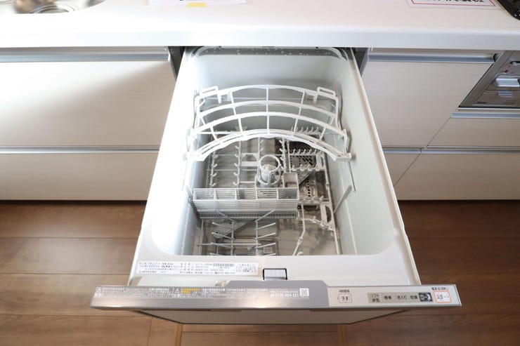 食器洗浄乾燥機 同仕様
時短、節水に役立つ食洗機が標準装備!