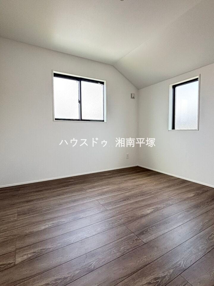 洋室6帖(北西側)