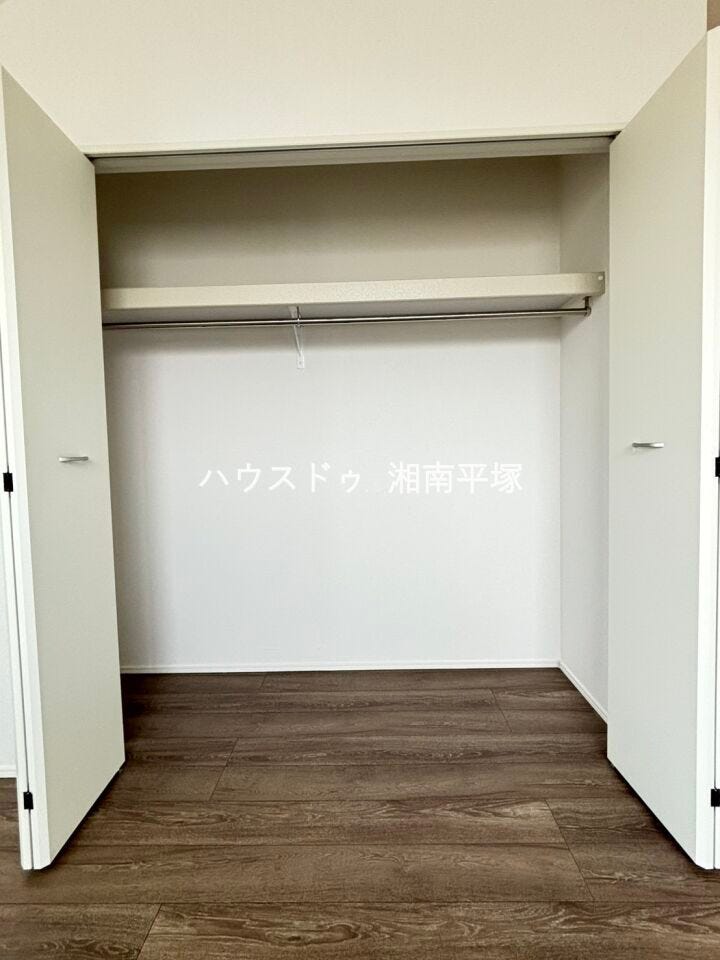 洋室6帖(北西側)
クローゼット