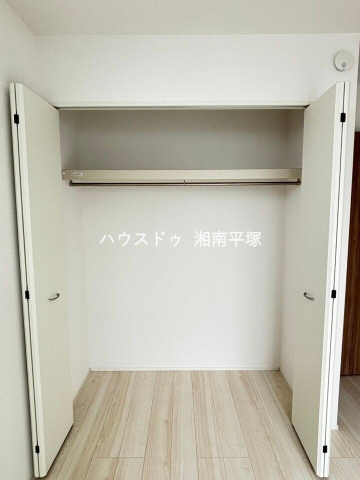 洋室6帖(南西側)
クローゼット