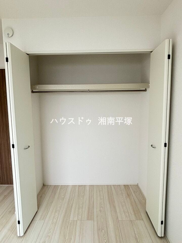 洋室5.25帖(南東側)
クローゼット