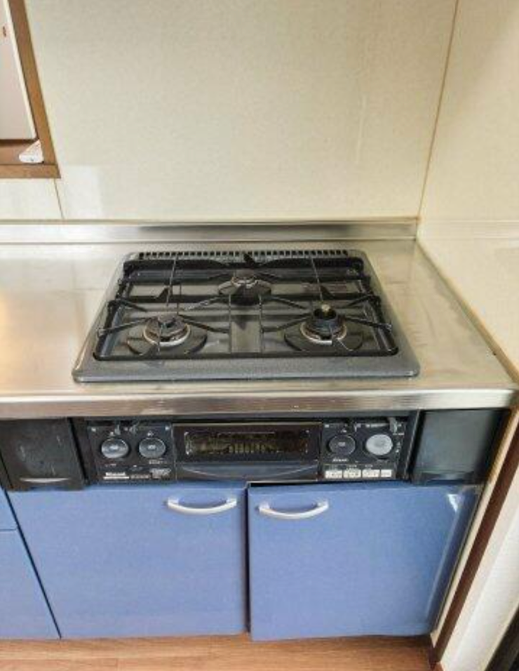3口ガスコンロで、料理がはかどる使いやすいキッチンです♪