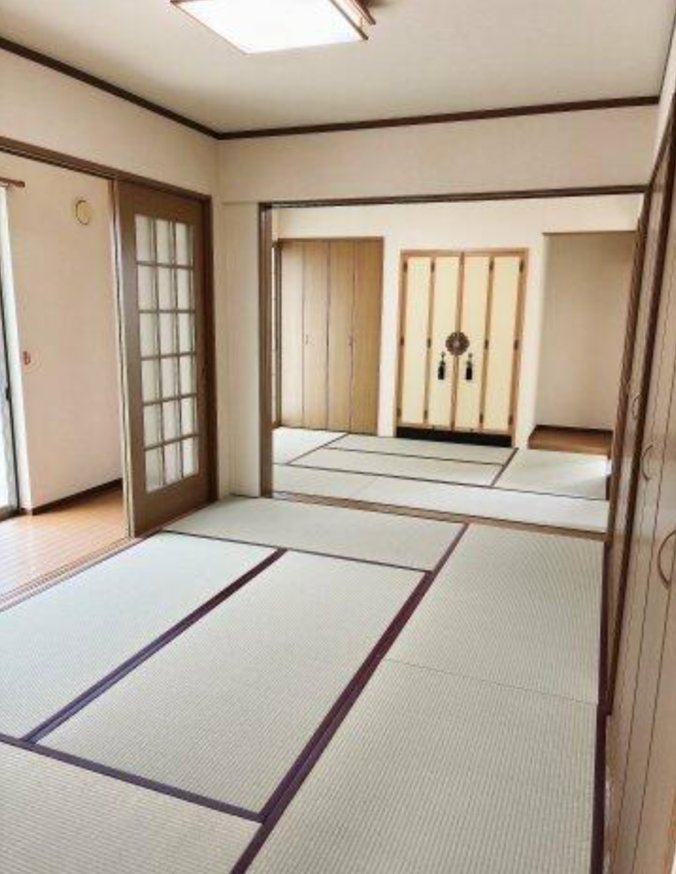 襖で仕切れば個室としても、大きく開放して広々とした空間としても使える、便利な2間続きの和室です。