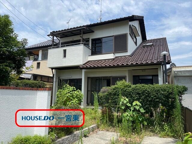 【外観】
JR東海道本線 「尾張一宮」 駅 バス乗車12分 「水法」停 徒歩12分、
学区:赤見小学校 徒歩15分、
西成東部中学校 徒歩15分、
1989年築4LDK+Sの中古戸建です。