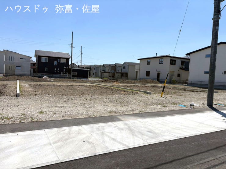 間口広々♪並列駐車3台可能です!!