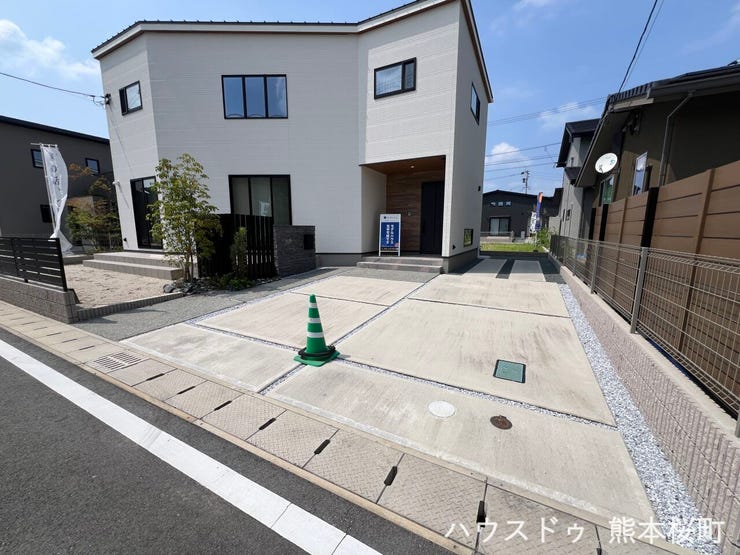 ■車と趣味の幅が広がる場所■単なる駐車スペースではない、洗車やタイヤ交換、DIYにも使える多目的な屋外スペースです。