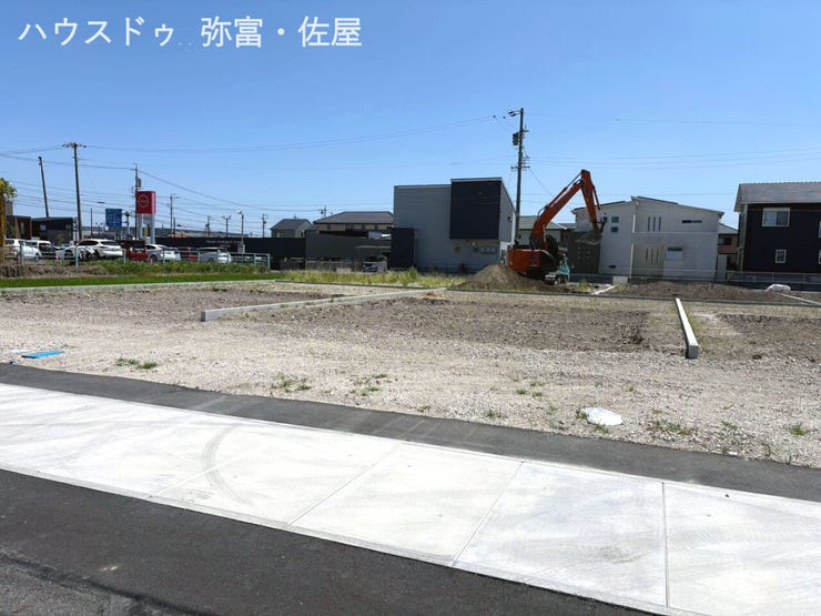間口広々♪並列駐車3台可能です!!