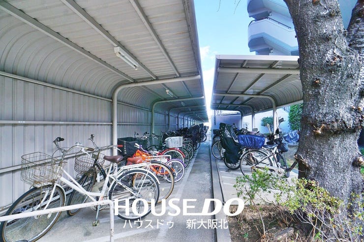 ■屋根付き駐輪場!雨が降っても大事な自転車が傷みにくくいいですね♪