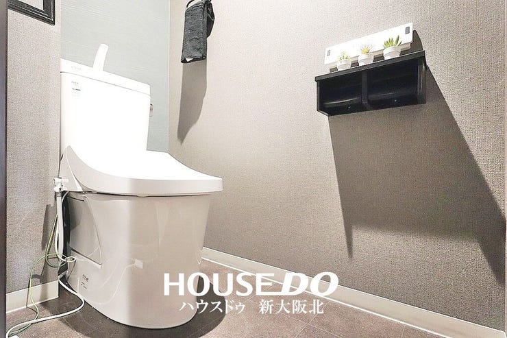 ■年中いつでも快適にご使用いただける温水便座付きトイレ!
■壁掛けリモコンがついているので操作もスムーズです!