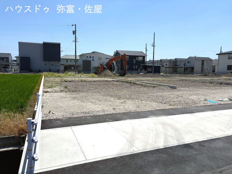 間口広々♪並列駐車3台可能です!!