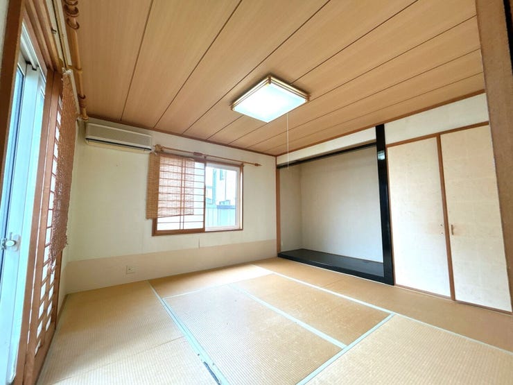 【リフォーム中】一階和室です。畳の表替えを行います。