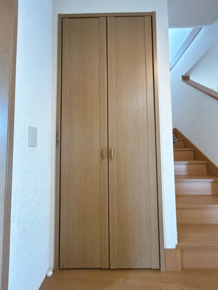 【リフォーム中】一廊下収納です。