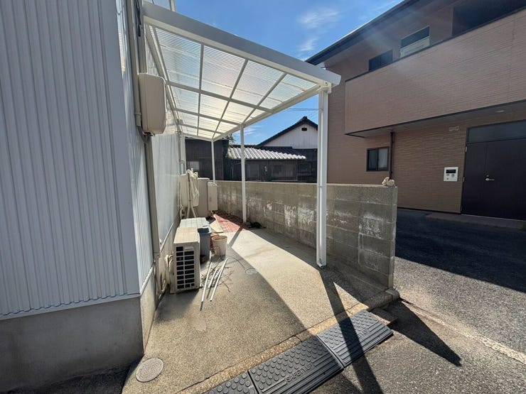 差掛け付きで自転車も置けますよ