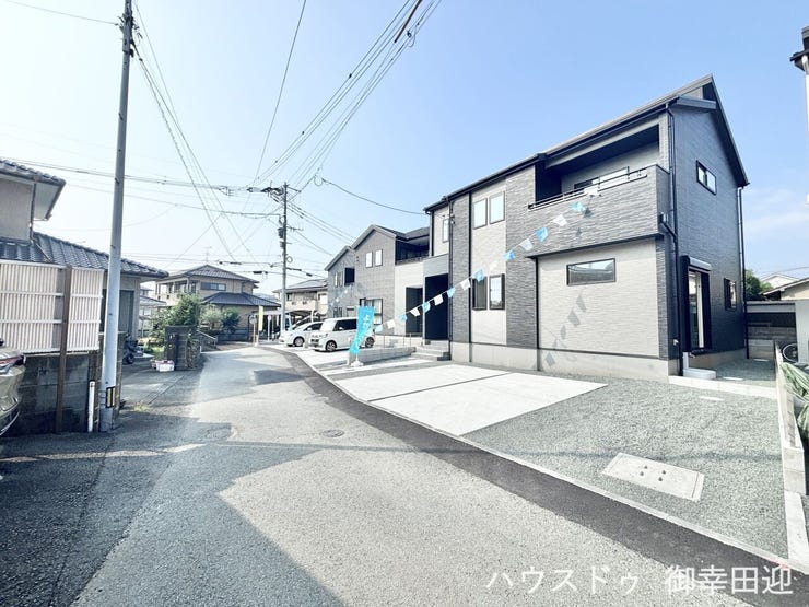 ■理想を叶える新しい暮らしの舞台■高いデザイン性と機能性を兼ね備えた住まい。ここで、家族の新しい物語が始まります。