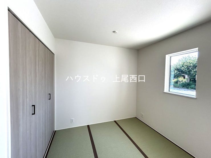 畳コーナー(3.0帖)
お子様の遊び場、学習スペース等ライフスタイルに合わせて柔軟に使えるスペースです