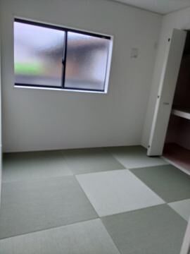 ほっと落ち着く和の空間。客間としてはもちろん、お子様のお昼寝スペースや家事スペース、来客時の寝室としても多目的にご活用いただけます。
