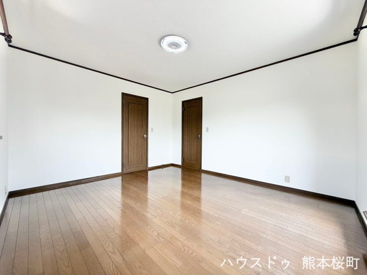 ■2階9帖洋室■心からリラックスできる静けさ、上質な眠りで、毎日をリセットします。明日への活力を養う空間です。