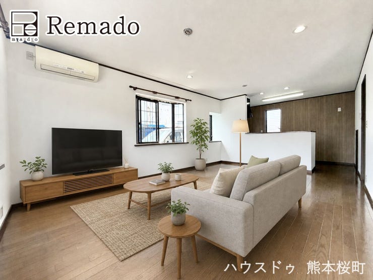 ■家族の笑顔が集う中心地■お気に入りの家具を迎え、窓からは心地の良い光が差し込みます。※CGで家具を配置しています。