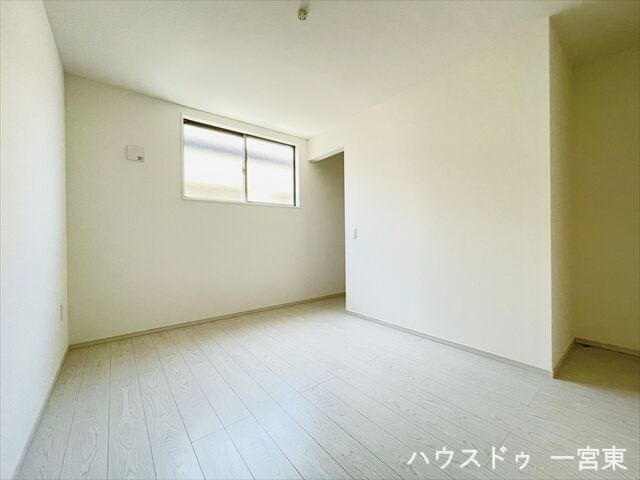 ≪2階6.5帖≫
シンプルだからこそ使いやすい。家具やインテリアも合わせやすい洋室です。