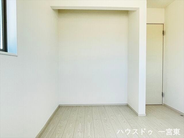 ≪2階5.2帖洋室≫
広すぎないからこそ使いやすい。必要な物にすぐ手が届く、ちょうどいい収納です。