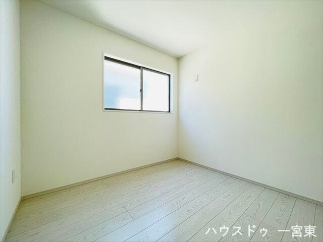 ≪2階4.5帖≫
室内は圧迫感のない白の壁紙で統一されているのでより明るい雰囲気になっています。