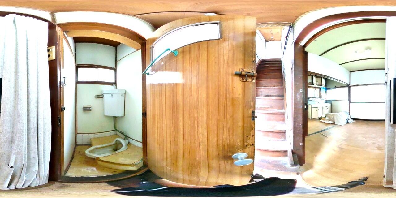 リフォーム済みの室内は清潔感のある仕上がりです。東武練馬駅から徒歩8分とアクセスも良く、即引き渡し可能な状態。高台に位置し、コンパクトながらも心地よい住空間が広がっています。