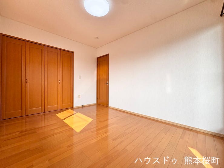■2階6帖洋室①■心からリラックスできる静けさ、上質な眠りで、毎日をリセットします。明日への活力を養う空間です。