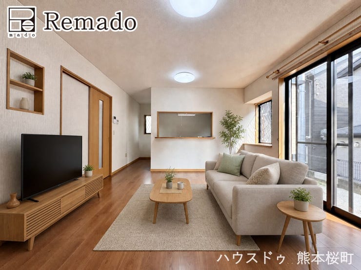 ■家族の笑顔が集う中心地■お気に入りの家具を迎え、窓からは心地の良い光が差し込みます。※CGで家具を配置しています。