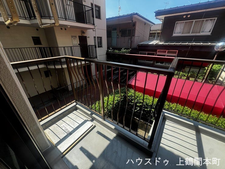 陽当たり良好で、洗濯物もよく乾く快適な外部空間