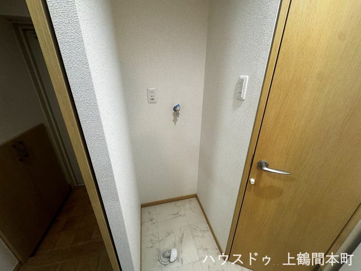 使いやすい室内洗濯機置場を確保しています。