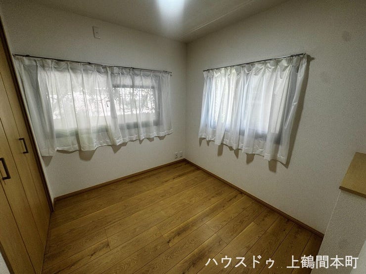ナチュラルな雰囲気で落ち着いて過ごせる洋室。