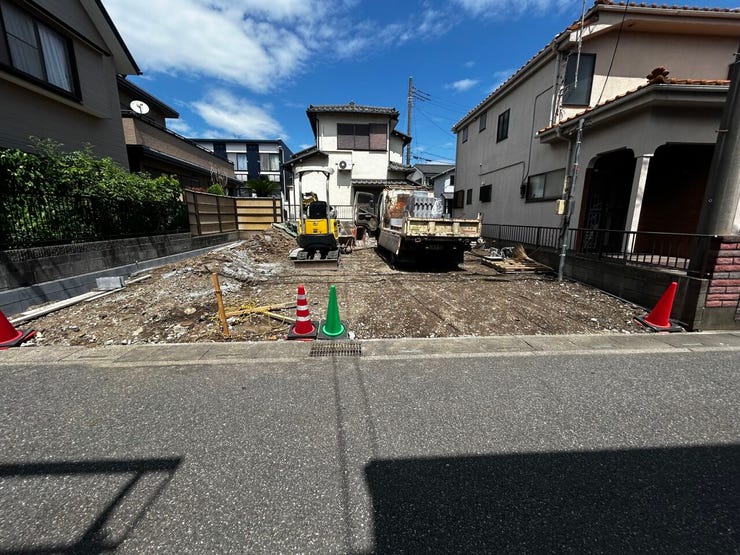【前面道路含む現地写真】
