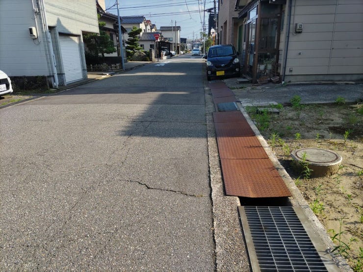 前面道路は5.5mと広めです!
