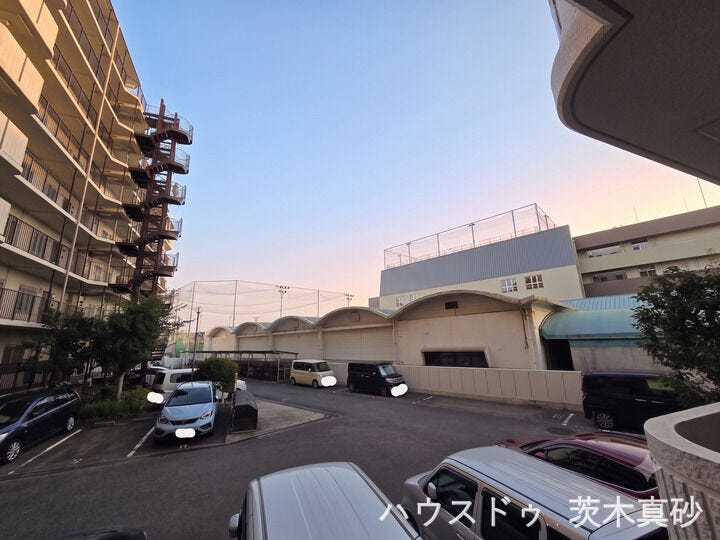 \駐車場/
朝の清々しい空が広がる開放的な景色♪