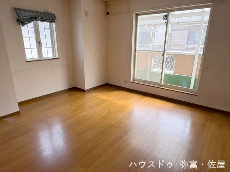 バルコニーに面した約8.5帖の洋室!