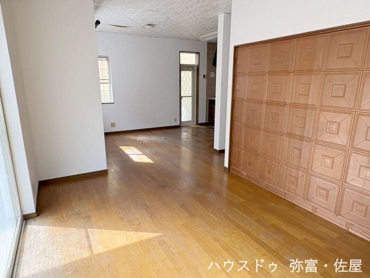 南向きのリビングは暖かい日差しが感じられます(^^)