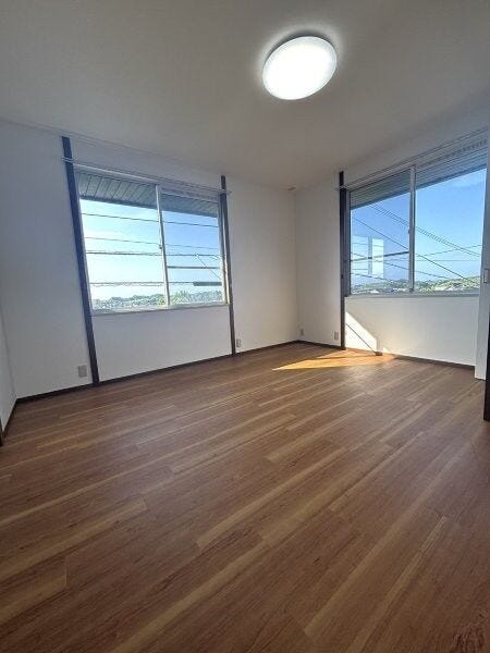 シンプルな洋室です。住む方によってアレンジを楽しめますね。
