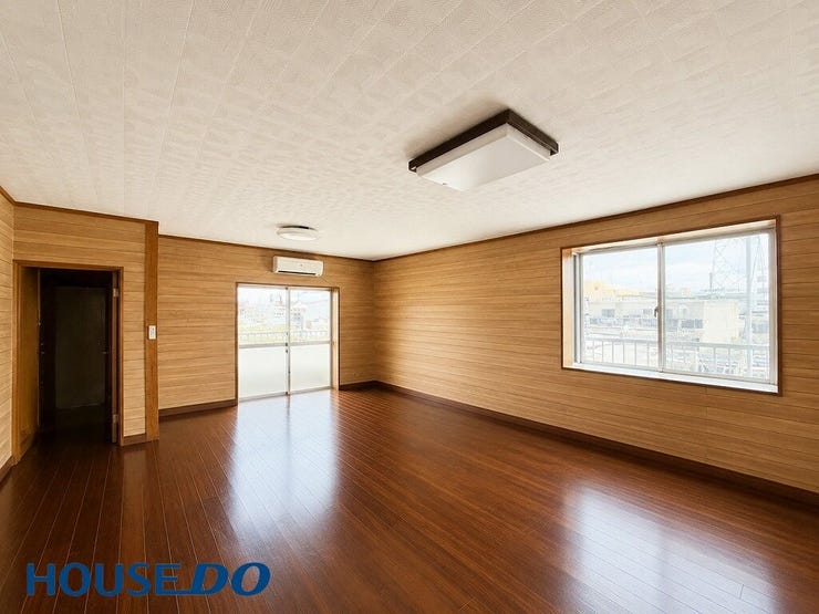 ※本画像はAI加工により家具類削除した写真です。
