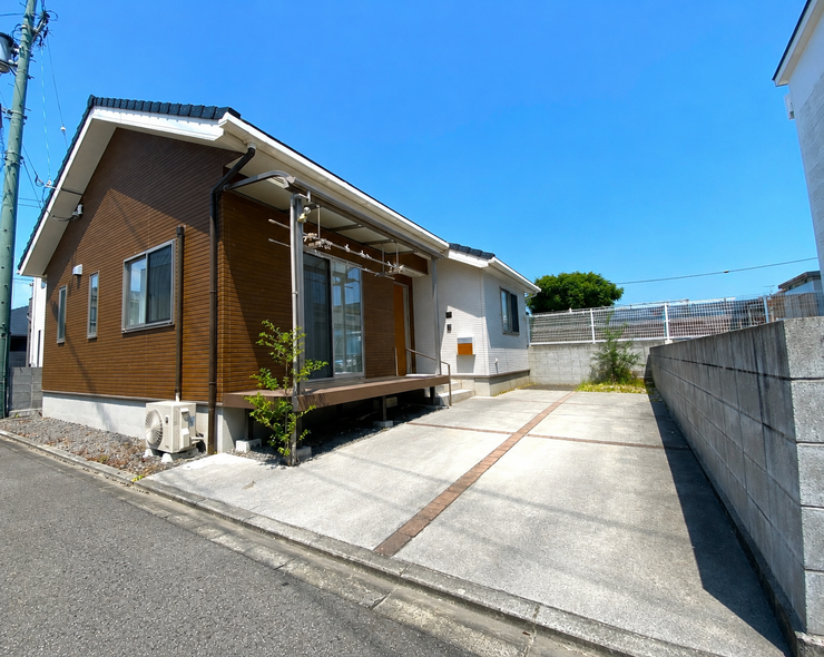 【外観】
2016年完成!!ワンフロアで生活が完結する、暮らしやすい平屋住宅♪