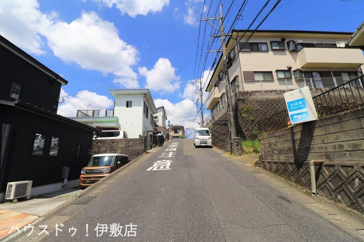 西伊敷５丁目 売土地 【前面道路】
南側前面道路、西方面
