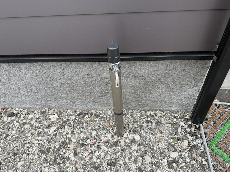 屋外散水栓付きで、お庭のお手入れやアウトドア用品のお掃除もスムーズに行えます♪