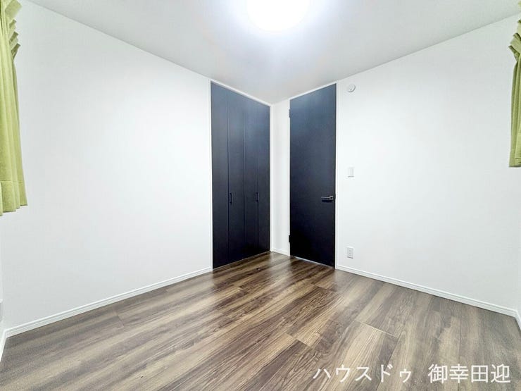 ■2階洋室②■寝室、書斎、趣味の部屋。家族の成長やライフスタイルに合わせ、様々な使い方ができる快適な空間です。