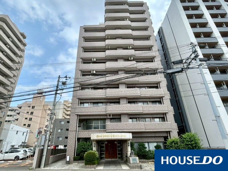 【外観】
支倉丁の落ち着いた住環境に位置する3LDK。令和8年7月下旬に新規リノベーション完了予定♪生活利便性も良好です