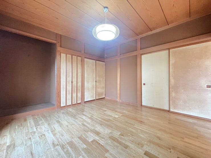 1F和室風洋室
玄関はいってすぐのお部屋の為、ご高齢の方も快適にお過ごしいただけます!