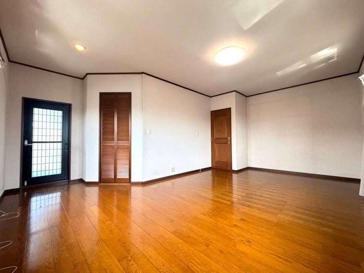 主寝室はゆったり!1部屋広いお部屋があるとうれしいですね。