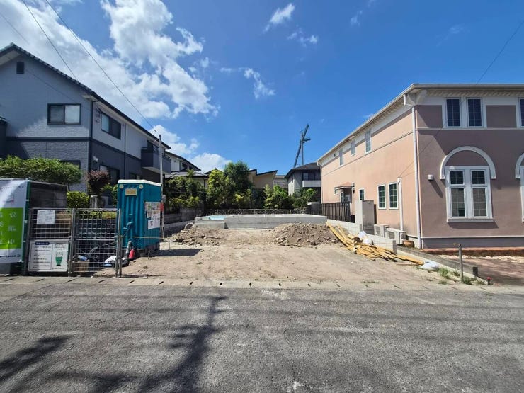 【外観】
現在建築中。2026年9月完成予定
完成イメージパースです。
同施工会社の完成物件で内覧も可能です◎