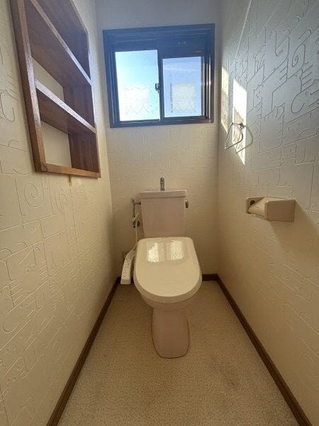 2階のトイレです!